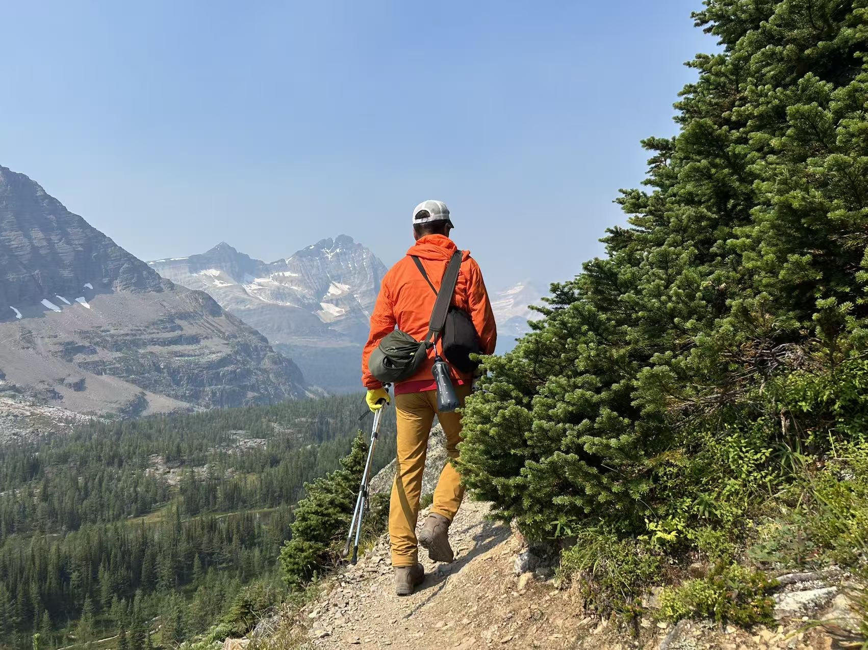 Patrick Ni backview on Lake O'Hara trail