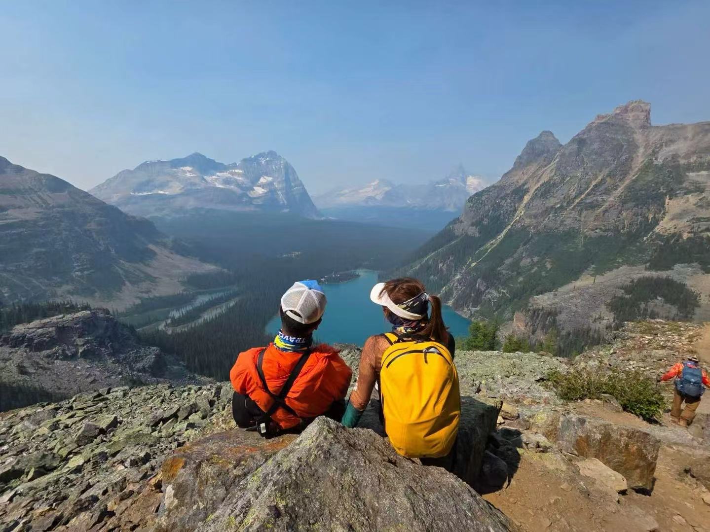 Patrick and Maggie, side by side, taking in the breathtaking view of Lake O’Hara.