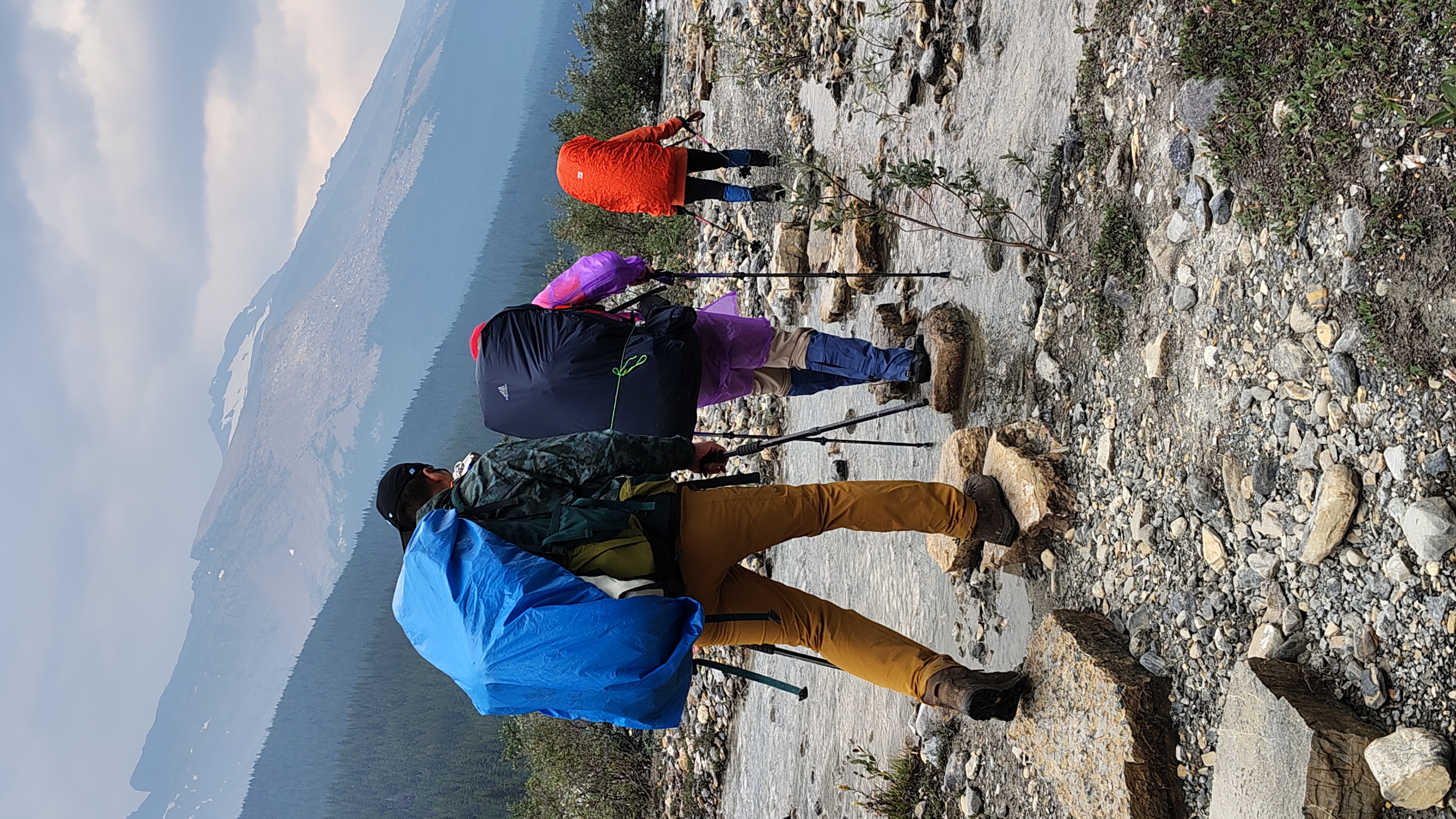 Approaching Berg Lake, Celia, Huixin and Patrick leading the pack