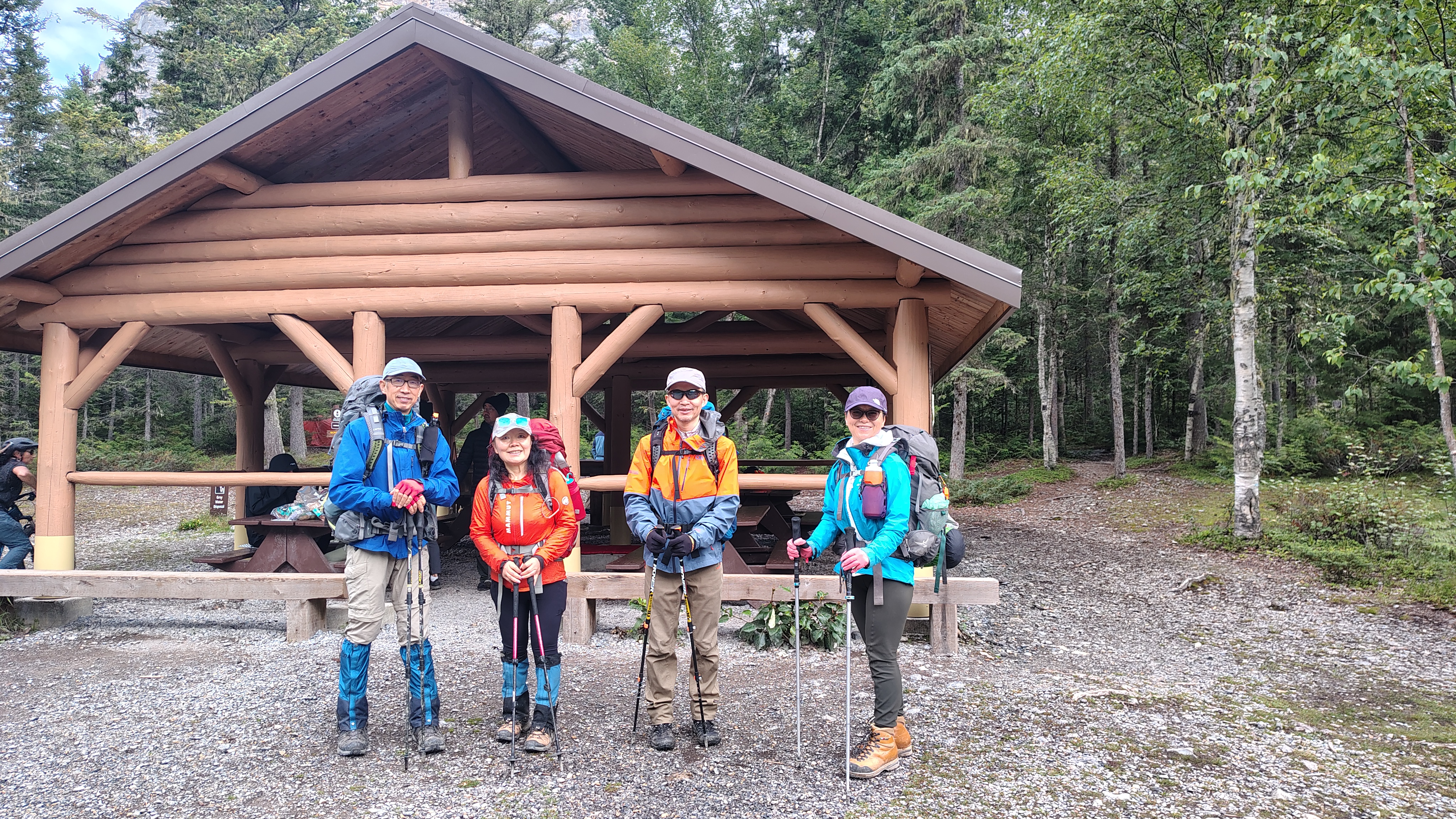 Rob's car team members group photo in front of shelter at Kinney Lake